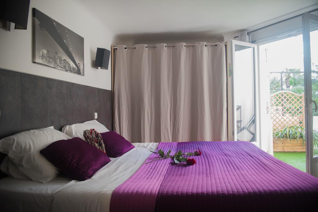 Brit Hotel Colbert Juan-les-Pins Eksteriør billede