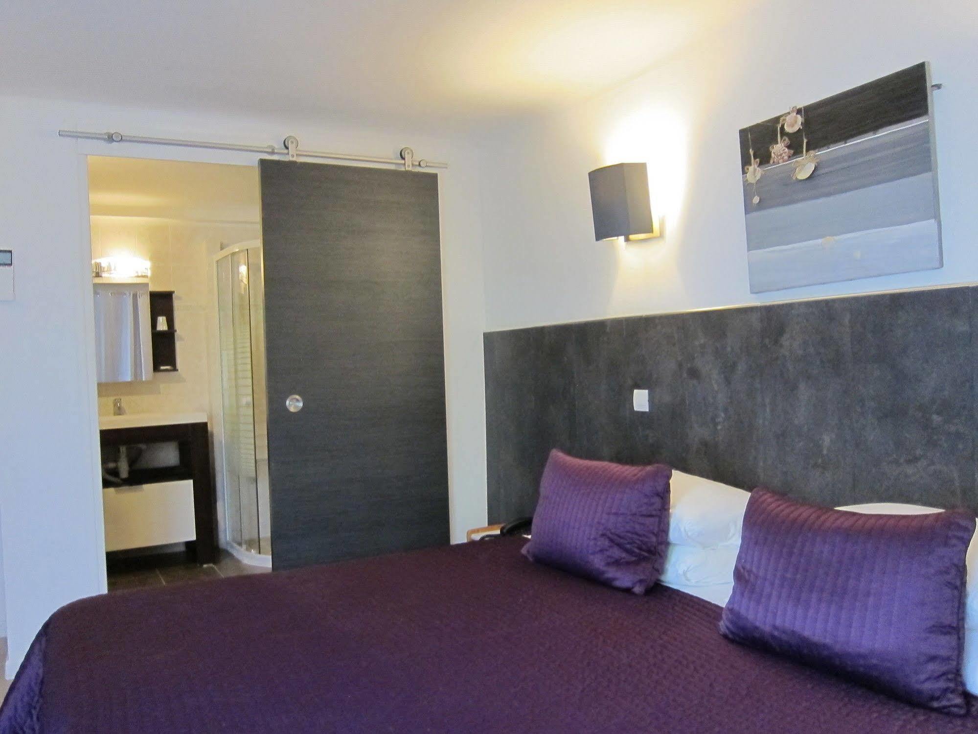 Brit Hotel Colbert Juan-les-Pins Eksteriør billede