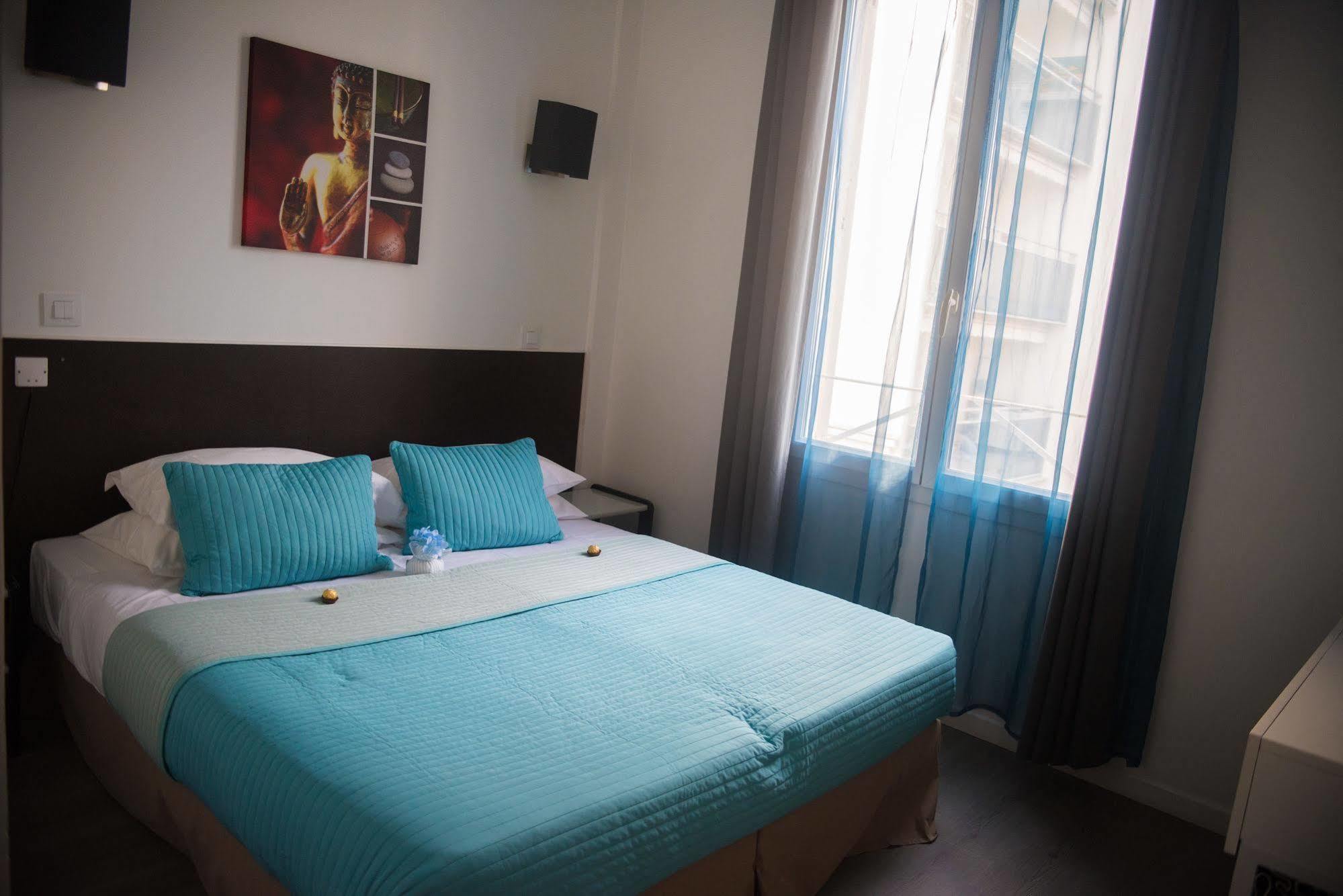Brit Hotel Colbert Juan-les-Pins Eksteriør billede